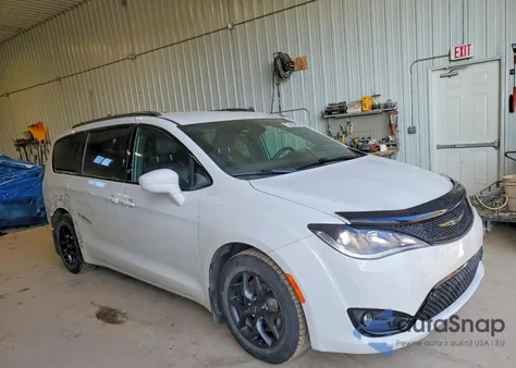 2018 Chrysler Pacifica Touring L Plus z USA, uszkodzony, nr VIN 2C4RC1EG4JR235731